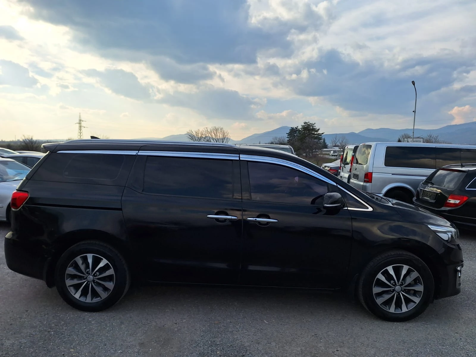 Kia Carnival 9 ������ | Mobile.bg � ����������� 4