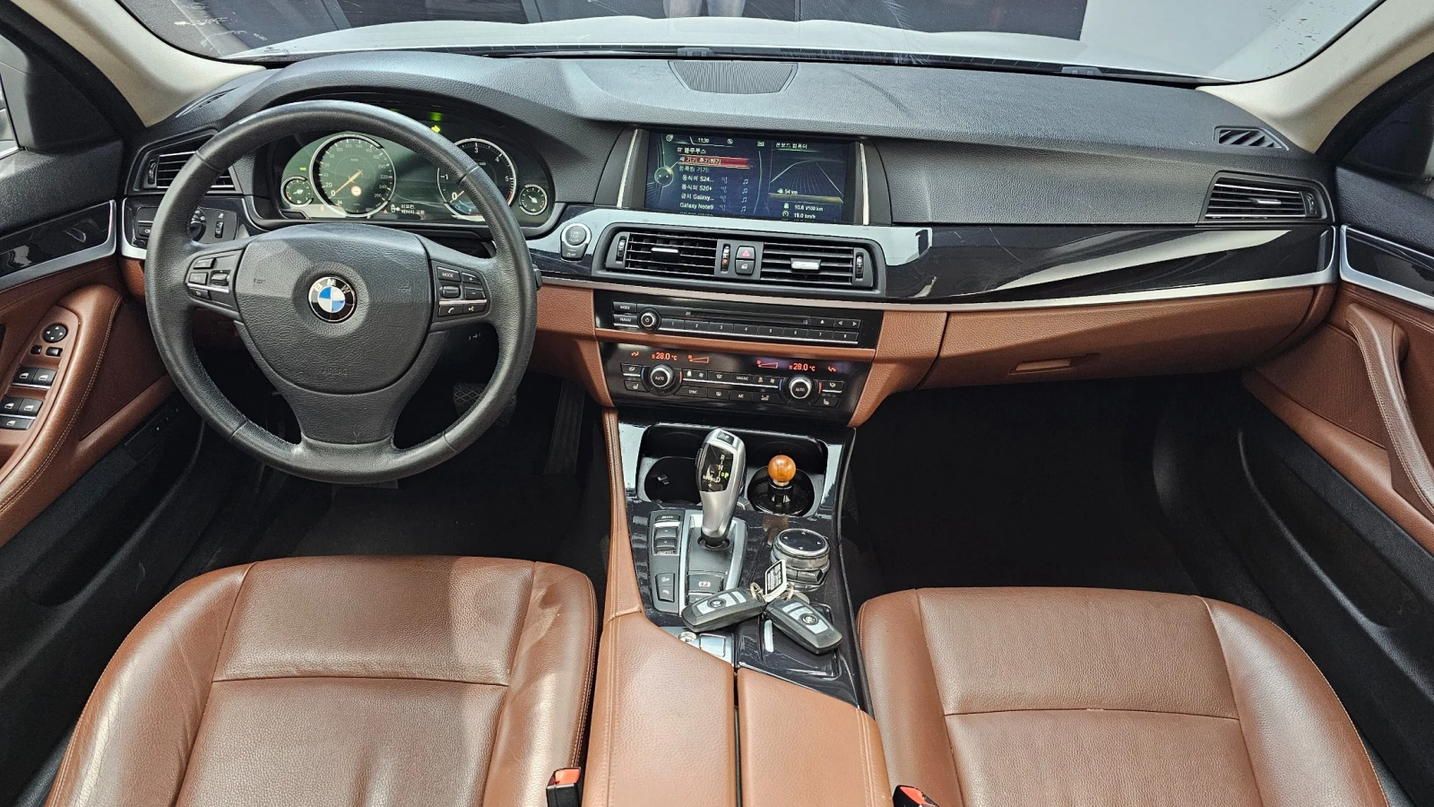 BMW 520 xDrive * HUD * ПОДГРЕВИ * КАМЕРА * ЛЮК, снимка 6 - Автомобили и джипове - 55133425
