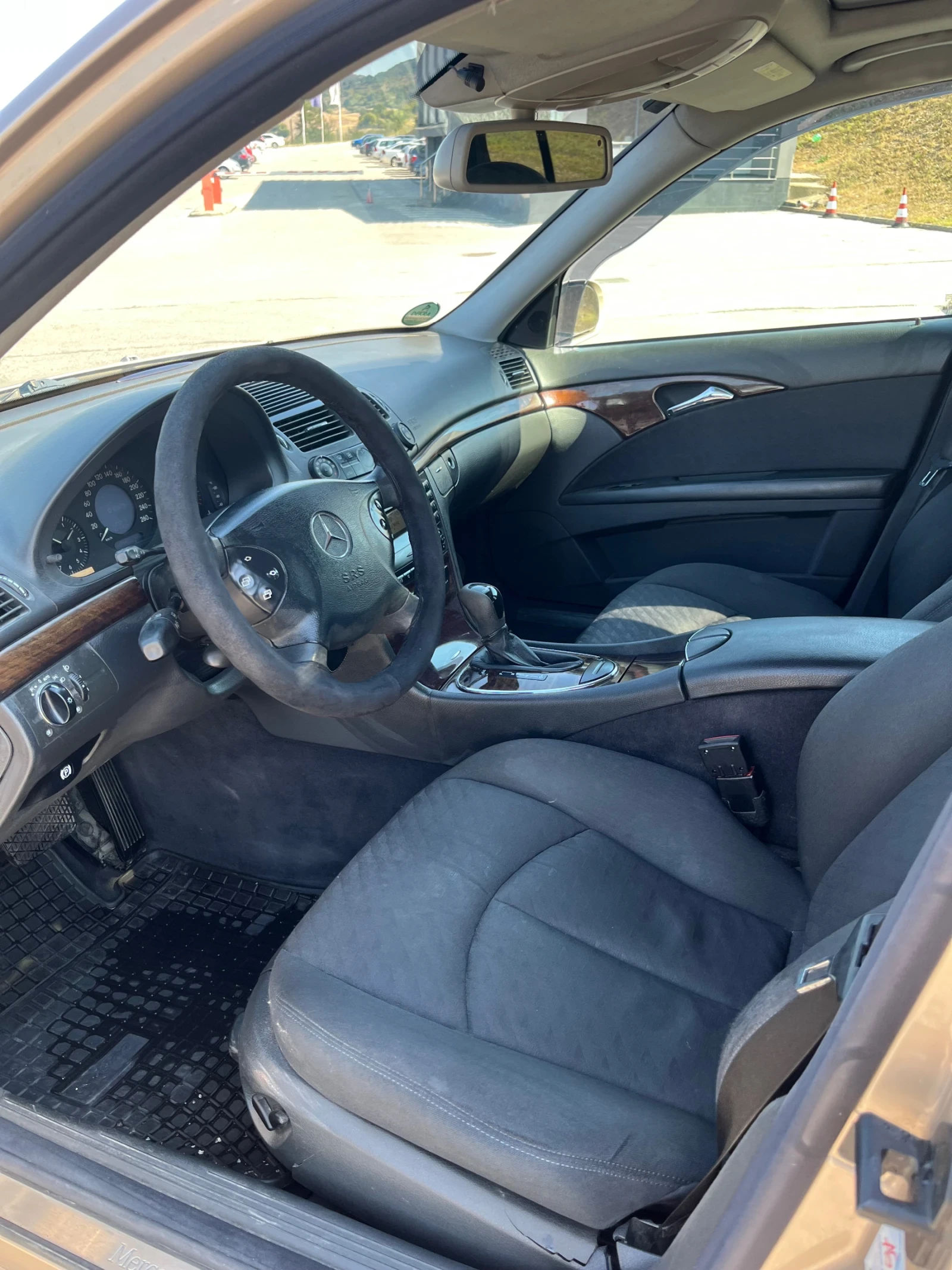 Mercedes-Benz E 220 2.2cdi, снимка 10 - Автомобили и джипове - 56020567