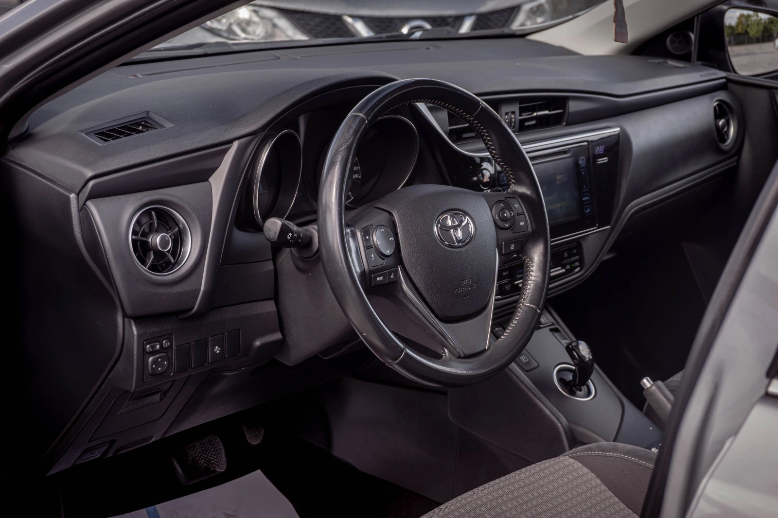 Toyota Auris 1.8 Hybrid ТОП! С ГАРАНЦИЯ! , снимка 7 - Автомобили и джипове - 56210254