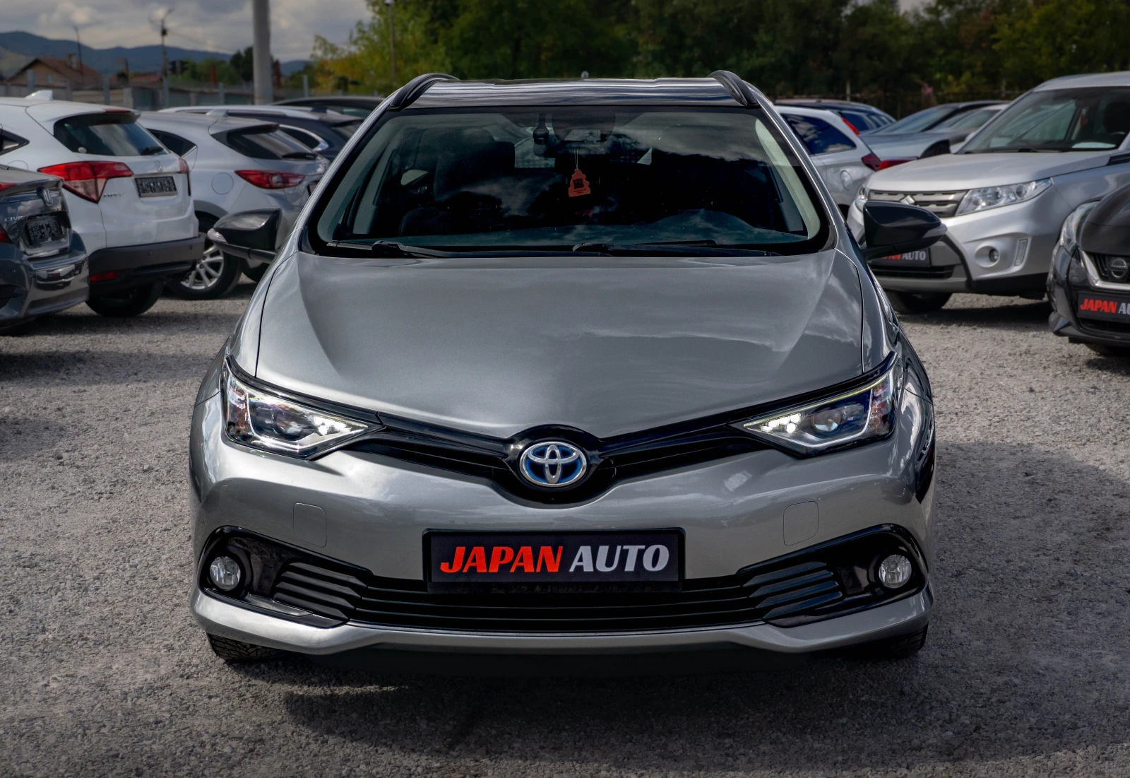 Toyota Auris 1.8 Hybrid ТОП! С ГАРАНЦИЯ! , снимка 2 - Автомобили и джипове - 56210254