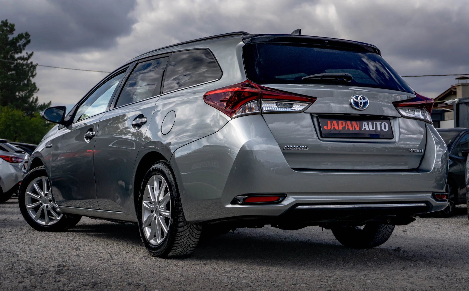Toyota Auris 1.8 Hybrid ТОП! С ГАРАНЦИЯ! , снимка 6 - Автомобили и джипове - 56210254