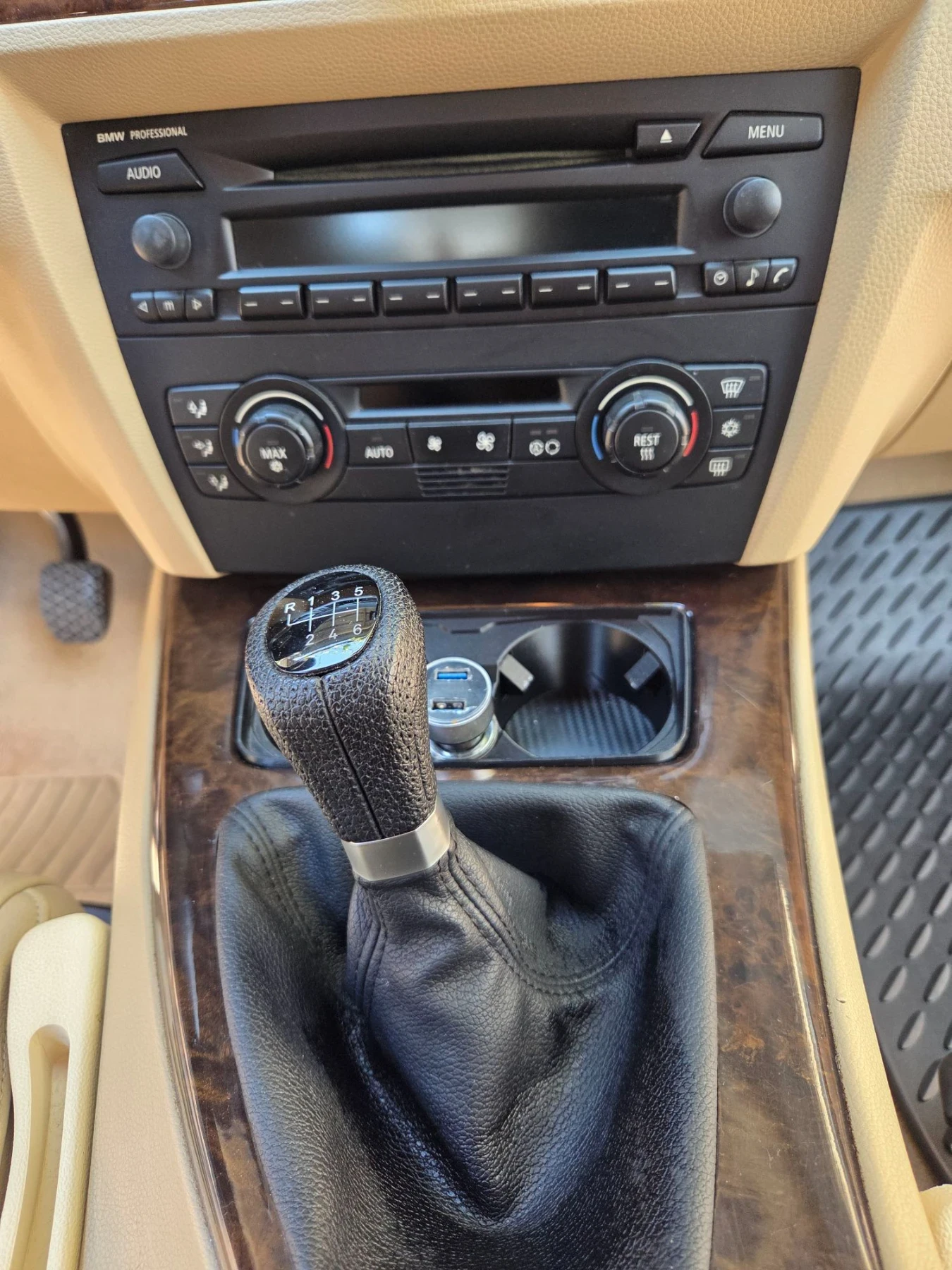 BMW 320, снимка 17 - Автомобили и джипове - 56362281