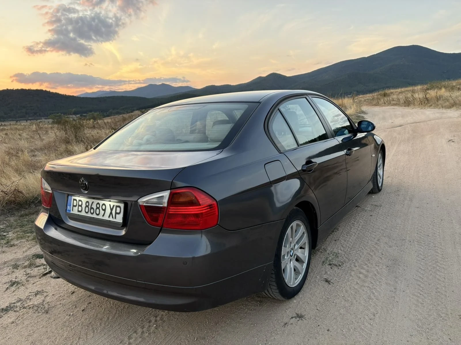 BMW 320, снимка 3 - Автомобили и джипове - 56362281