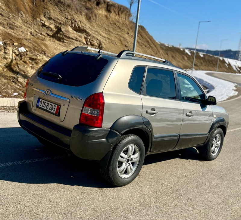 Hyundai Tucson БЕНЗИН-ГАЗ 4x4 / * ТОП СЪСТОЯНИЕ* , снимка 8 - Автомобили и джипове - 49245263