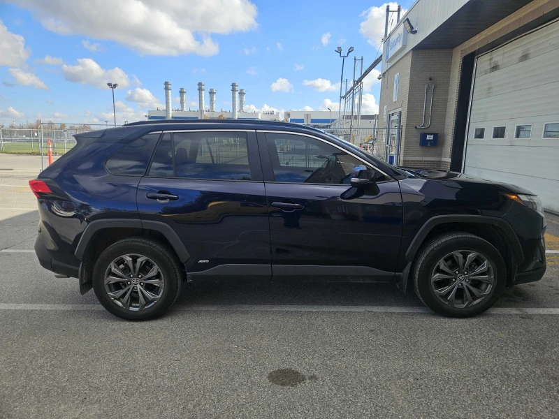 Toyota Rav4 Hybrid XLE (CARFAX)
