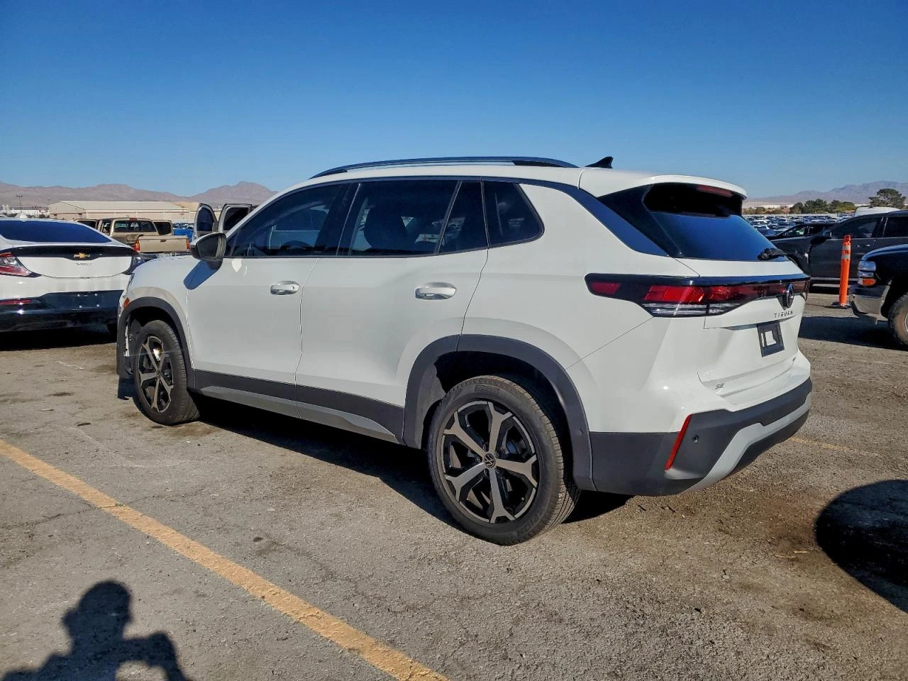 VW Tiguan 2.0T SE 4MOTION - изображение 2