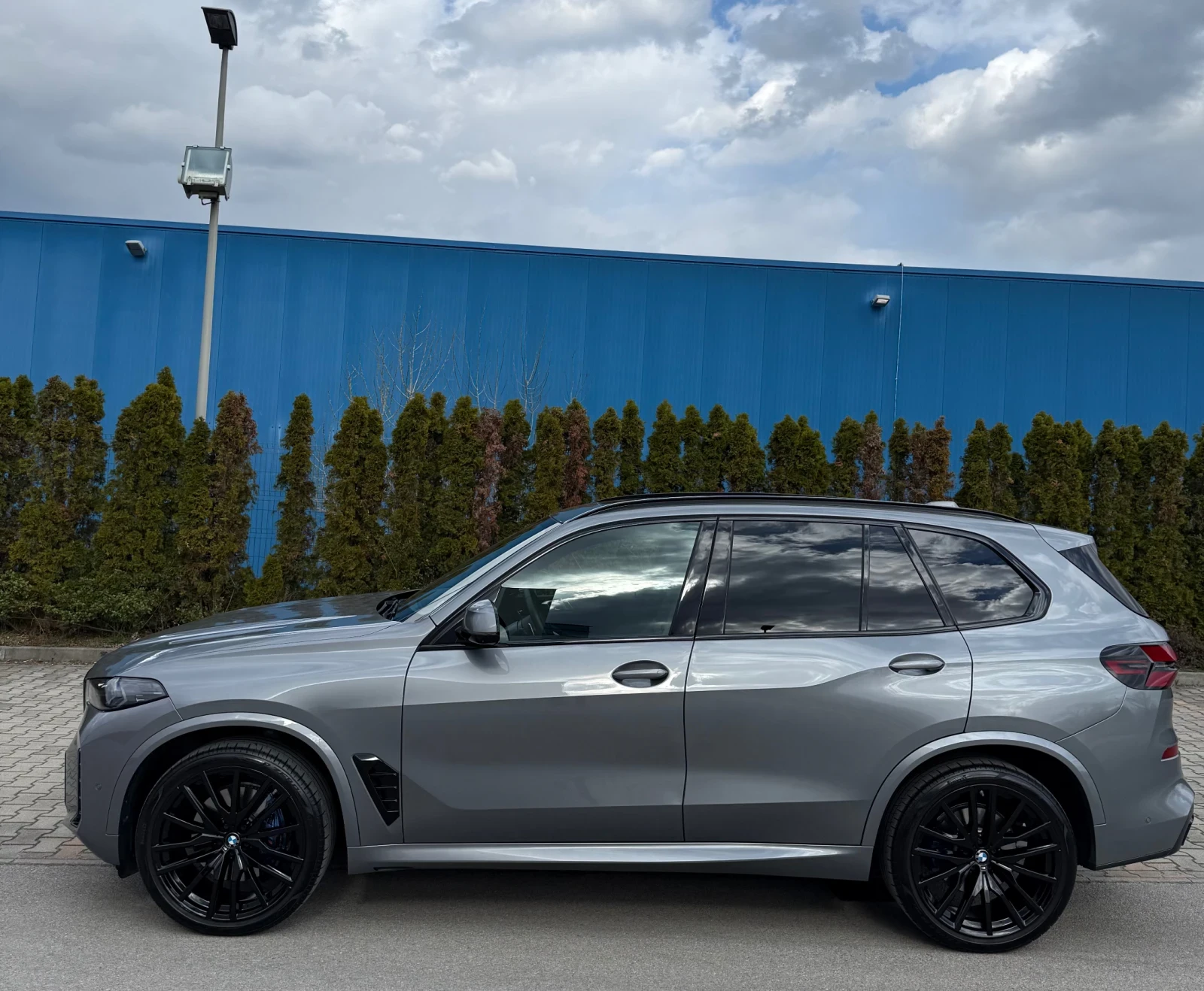 BMW X5 xDrive40i 13 000 km !!! Чисто нов автомобил !!!, снимка 2 - Автомобили и джипове - 53955616