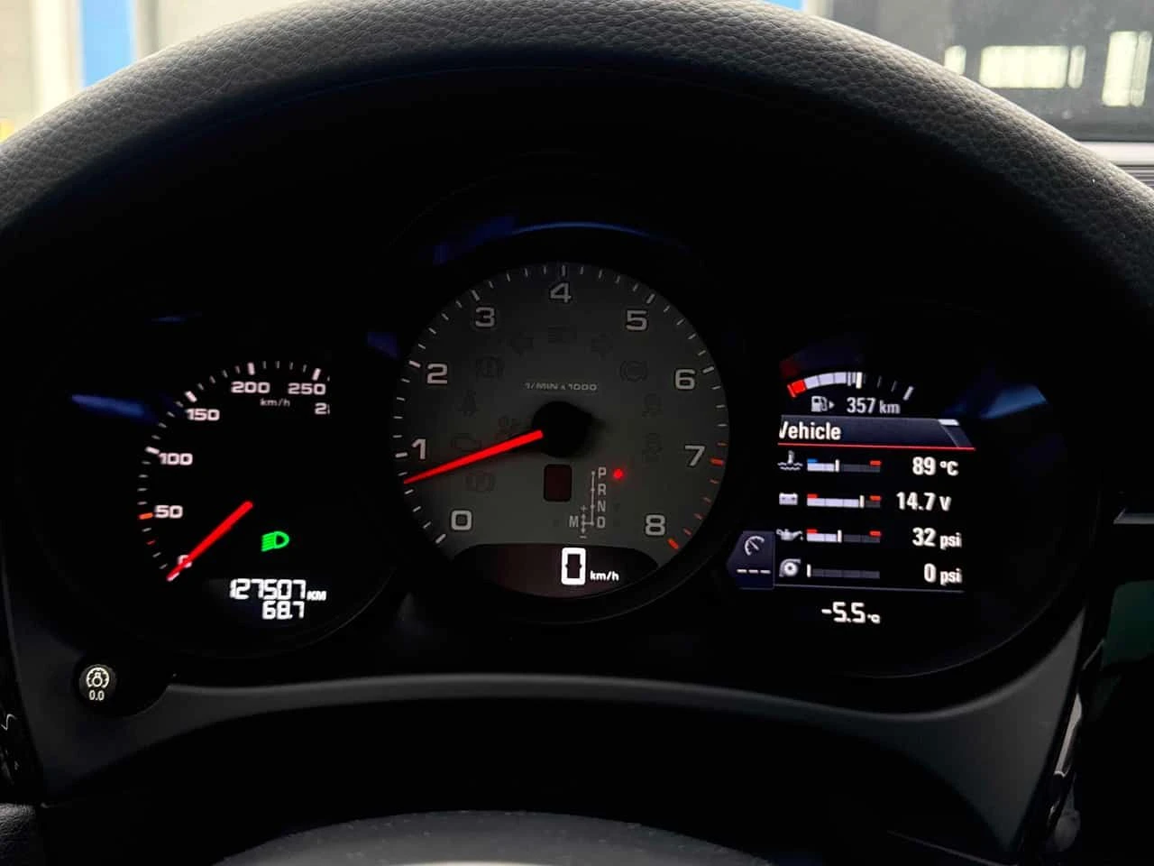 Porsche Macan S AWD * КОЖА/АЛКАНТАРА* ПАНОРАМА* КАМЕРА* , снимка 8 - Автомобили и джипове - 53964975