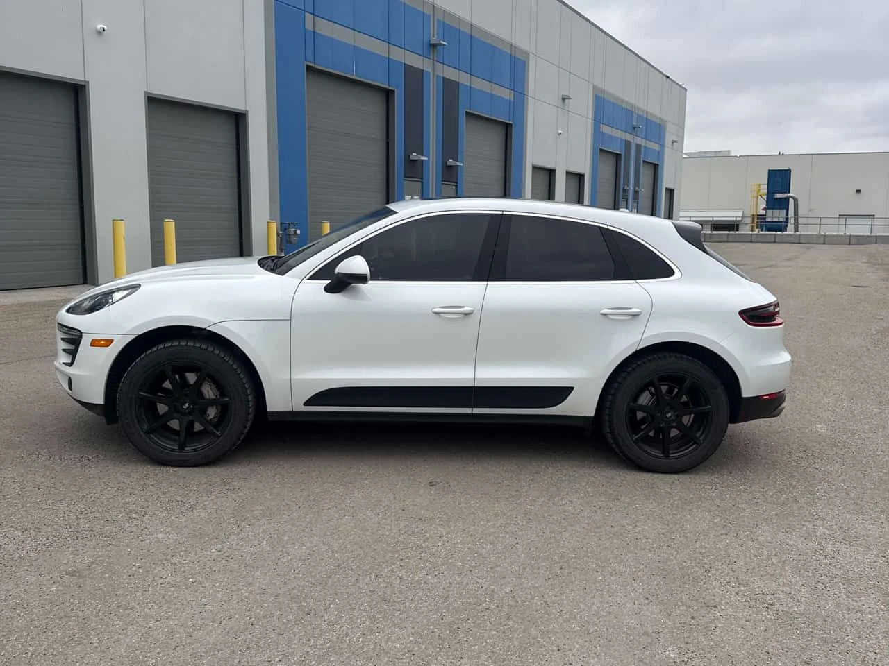 Porsche Macan S AWD * КОЖА/АЛКАНТАРА* ПАНОРАМА* КАМЕРА* , снимка 3 - Автомобили и джипове - 53964975