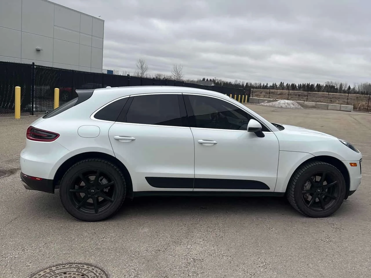 Porsche Macan S AWD * КОЖА/АЛКАНТАРА* ПАНОРАМА* КАМЕРА* , снимка 4 - Автомобили и джипове - 53964975