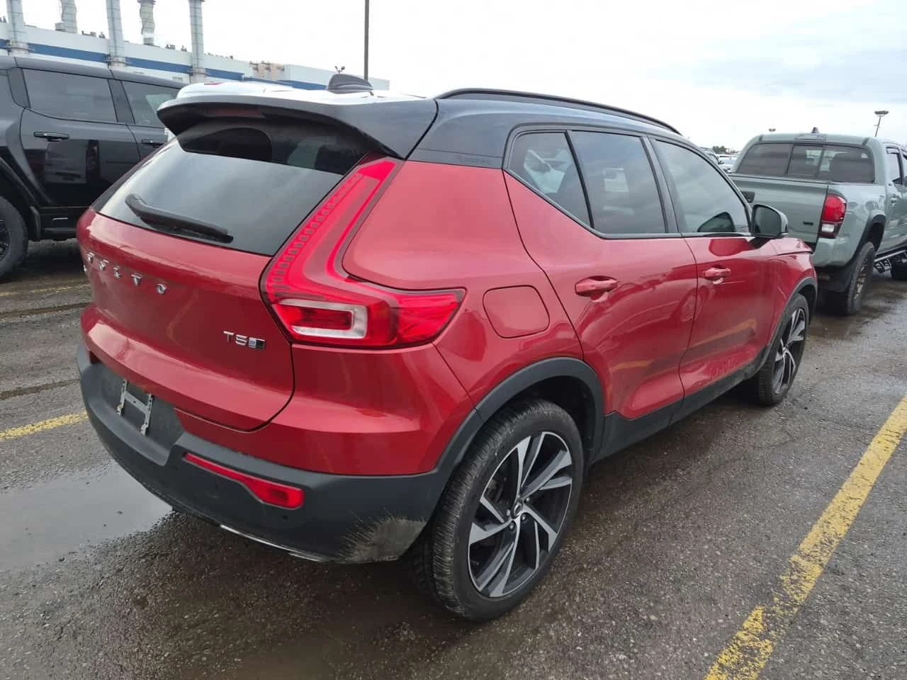 Volvo XC40 * R Design * CARFAX * ЦЕНА ДО БГ, снимка 2 - Автомобили и джипове - 54070944