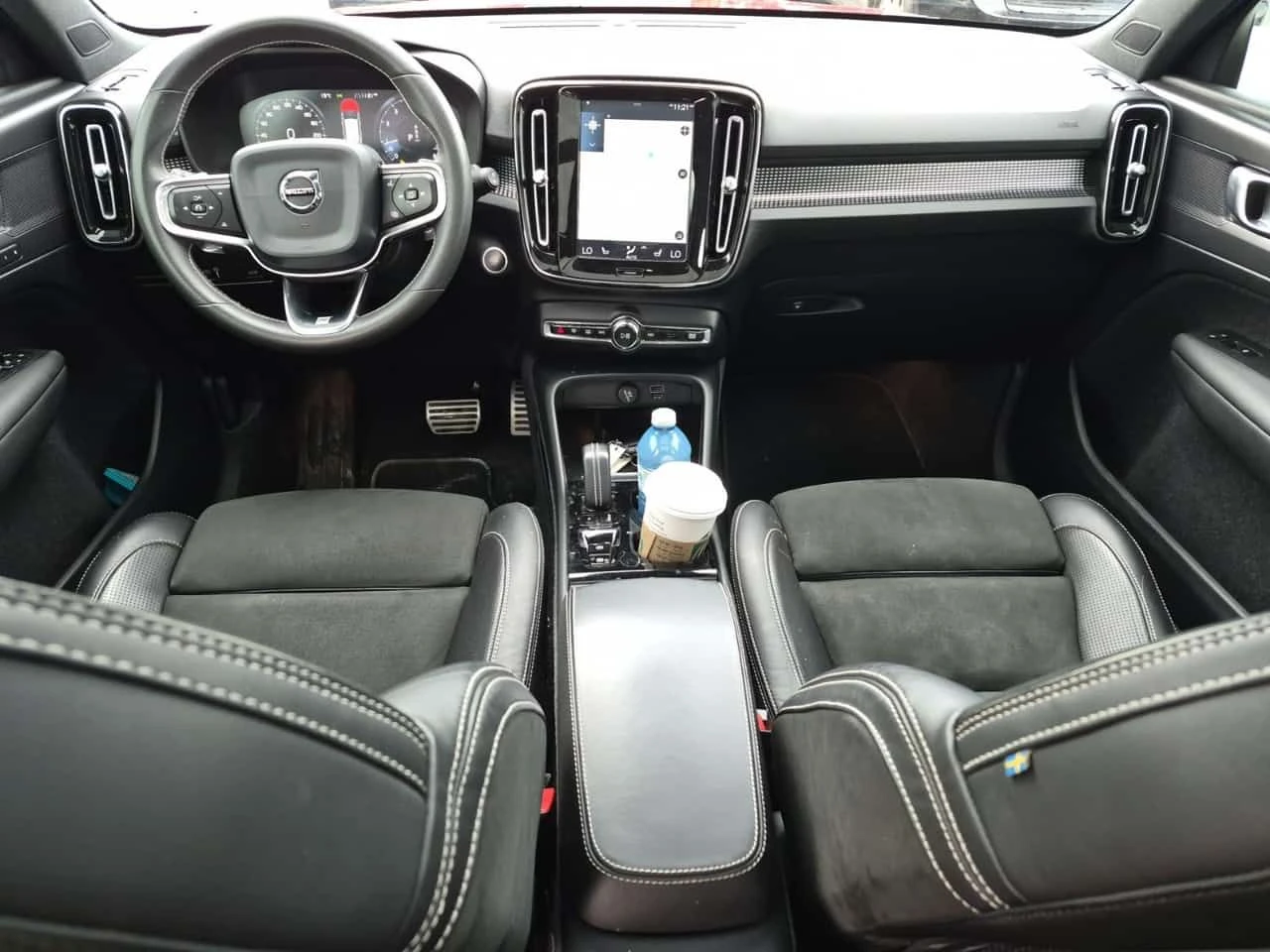 Volvo XC40 * R Design * CARFAX * ЦЕНА ДО БГ, снимка 6 - Автомобили и джипове - 54070944