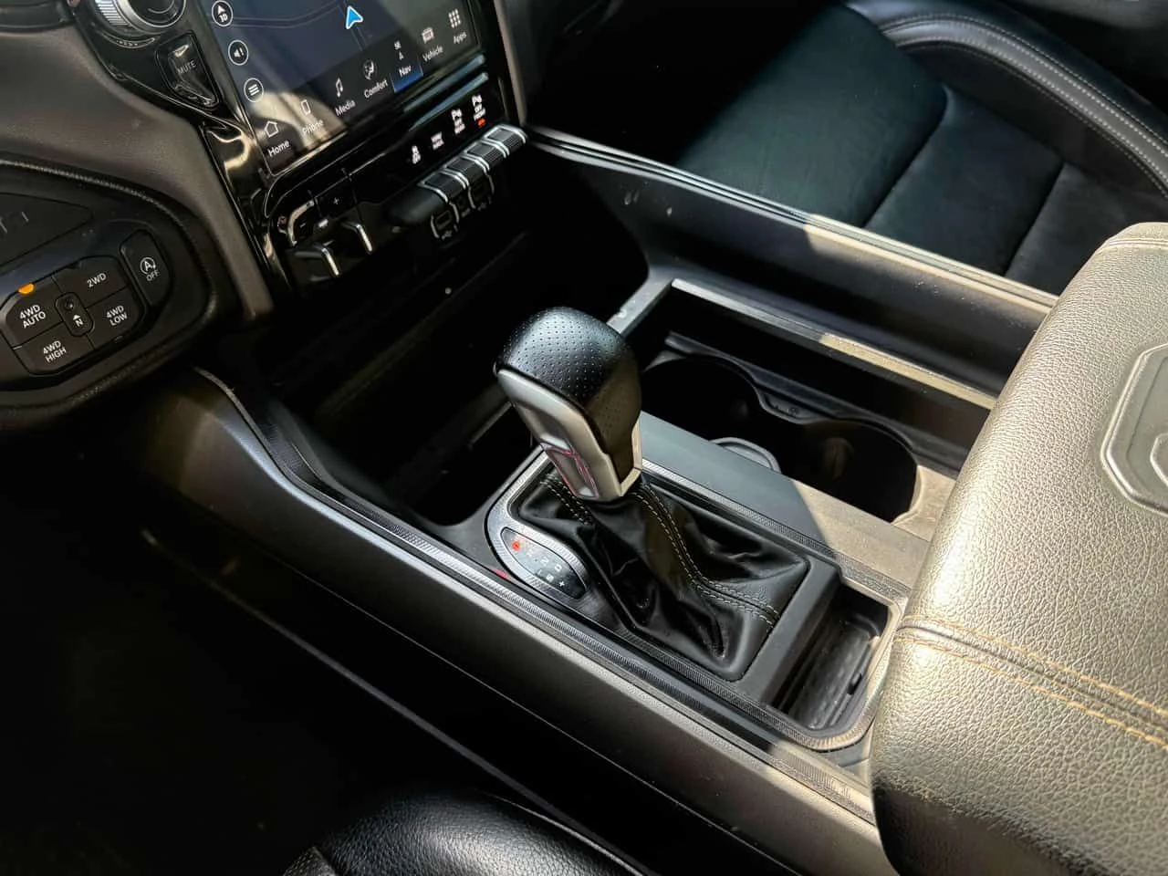 Dodge RAM 1500 * SPORT * ПОДГРЕВ* ОБДУХВАНЕ* NAVI* , снимка 13 - Автомобили и джипове - 54077578