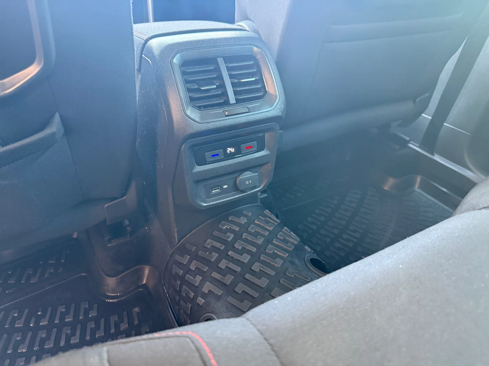 VW Tiguan, снимка 9 - Автомобили и джипове - 54171187