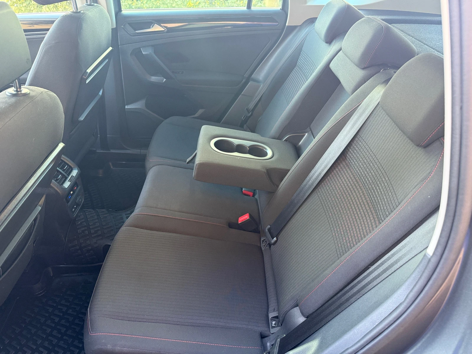 VW Tiguan, снимка 10 - Автомобили и джипове - 54171187