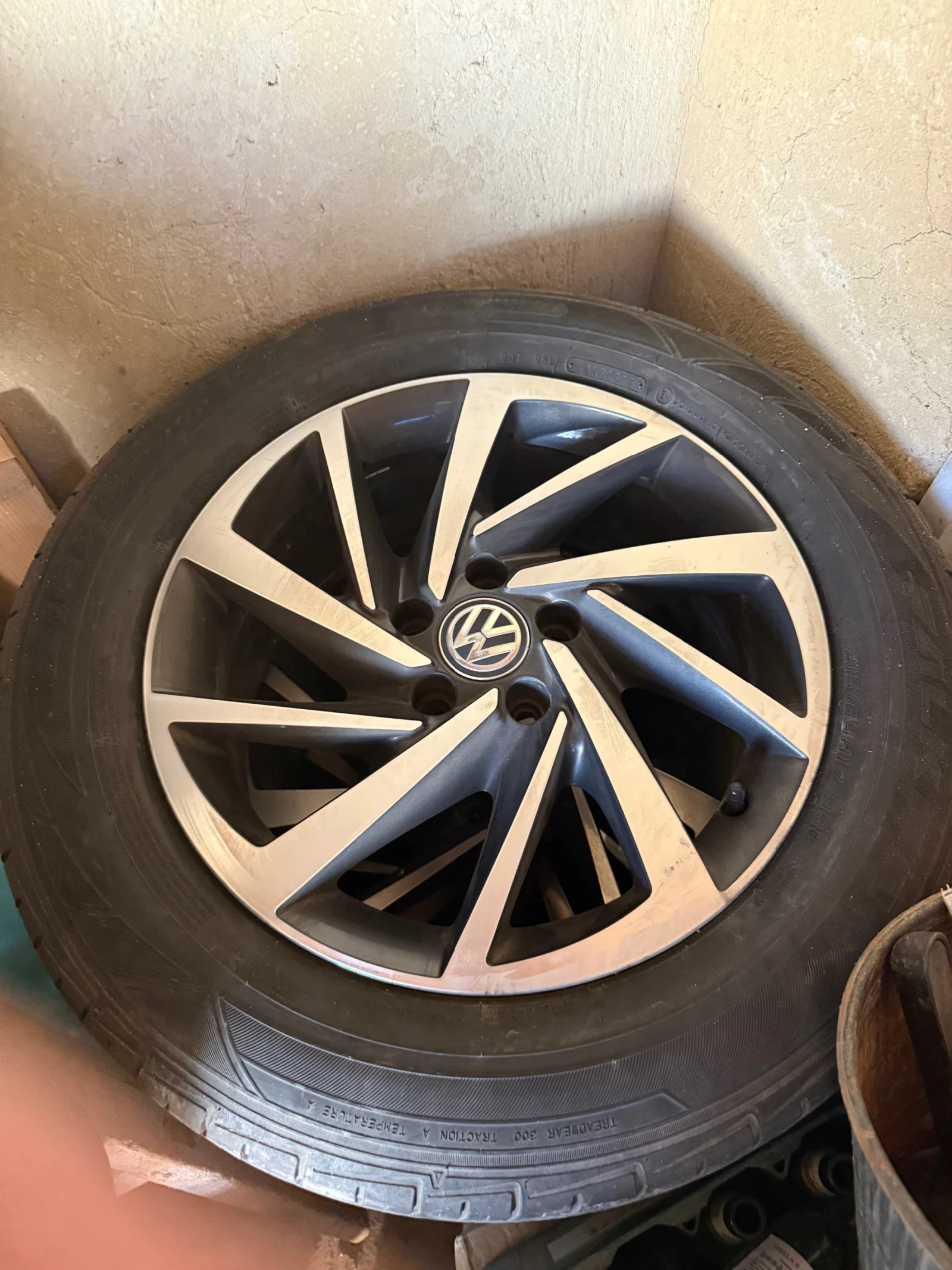 VW Tiguan, снимка 15 - Автомобили и джипове - 54171187