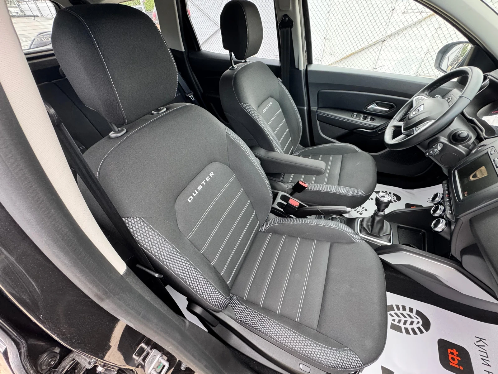 Dacia Duster Benzin 4x4, снимка 15 - Автомобили и джипове - 54377225