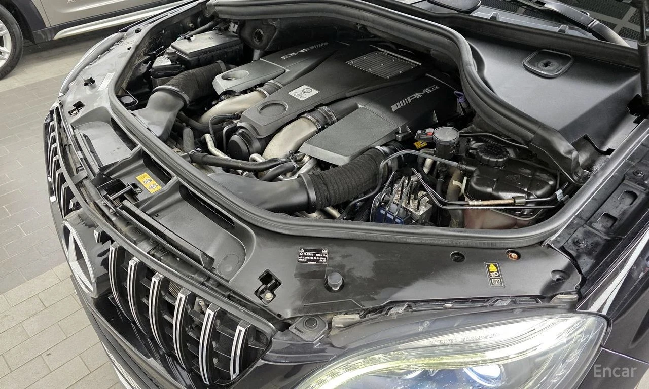 Mercedes-Benz ML 63 AMG 4MATIC* HARMAN/KARDON* 3XTV* ОБДУХВАНЕ* ПАНОРАМА, снимка 6 - Автомобили и джипове - 54512794