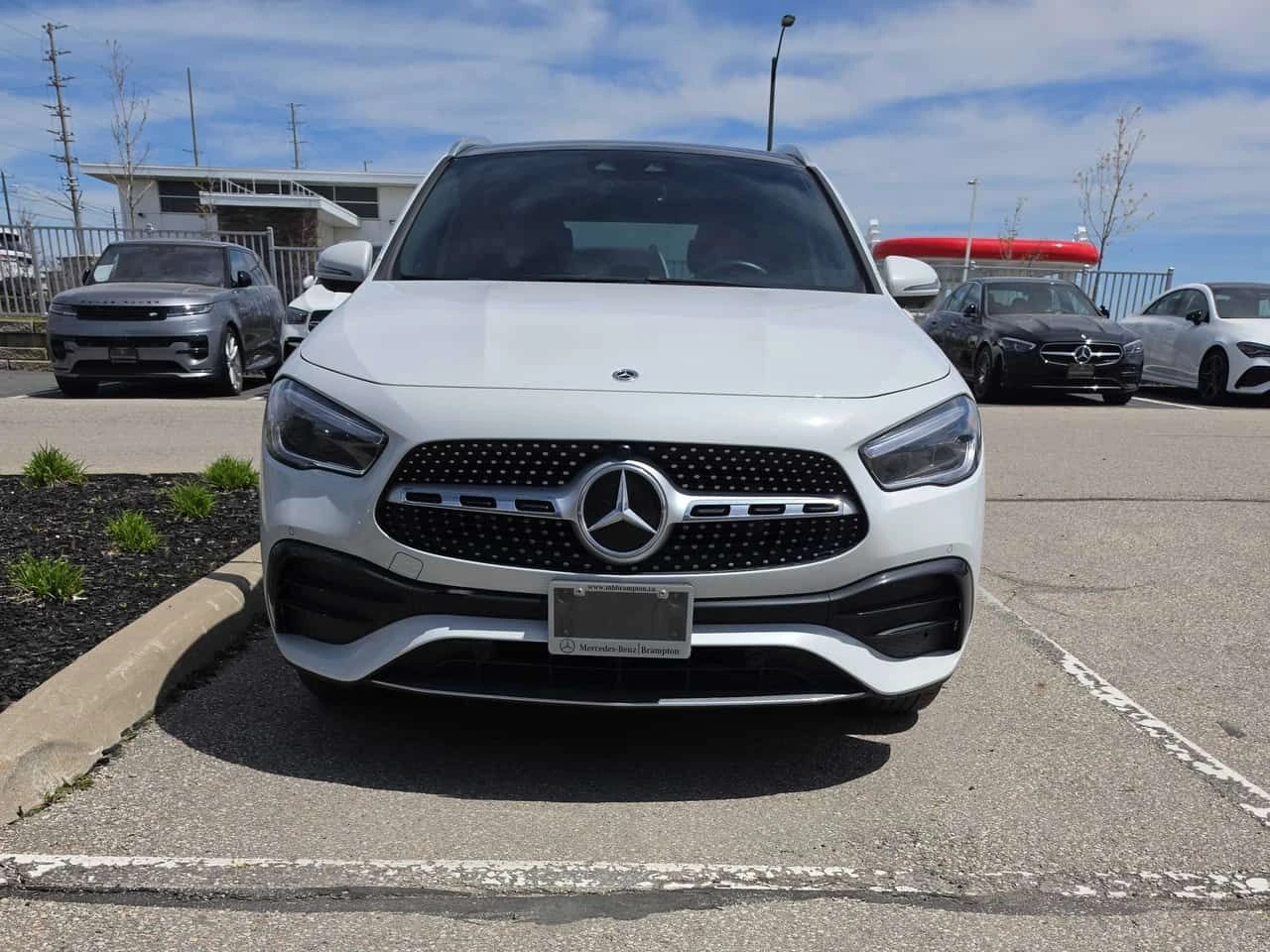 Mercedes-Benz GLA 250 4MATIC/ДИСТРОНИК/360/ПАНОРАМА/ПОДГРЕВИ/ОТ MERCEDES, снимка 2 - Автомобили и джипове - 54581554