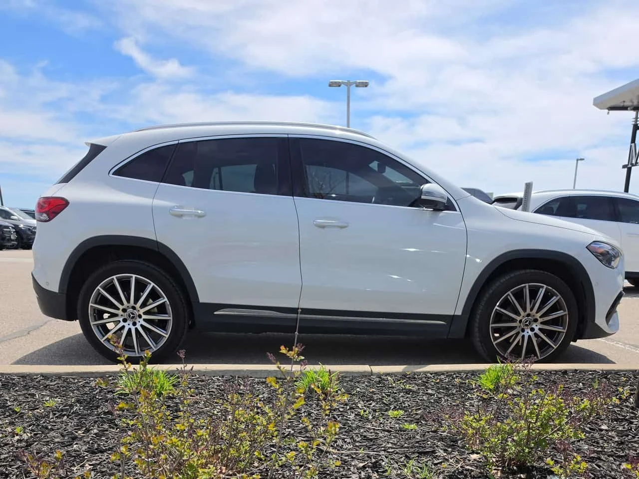 Mercedes-Benz GLA 250 4MATIC/ДИСТРОНИК/360/ПАНОРАМА/ПОДГРЕВИ/ОТ MERCEDES, снимка 5 - Автомобили и джипове - 54581554