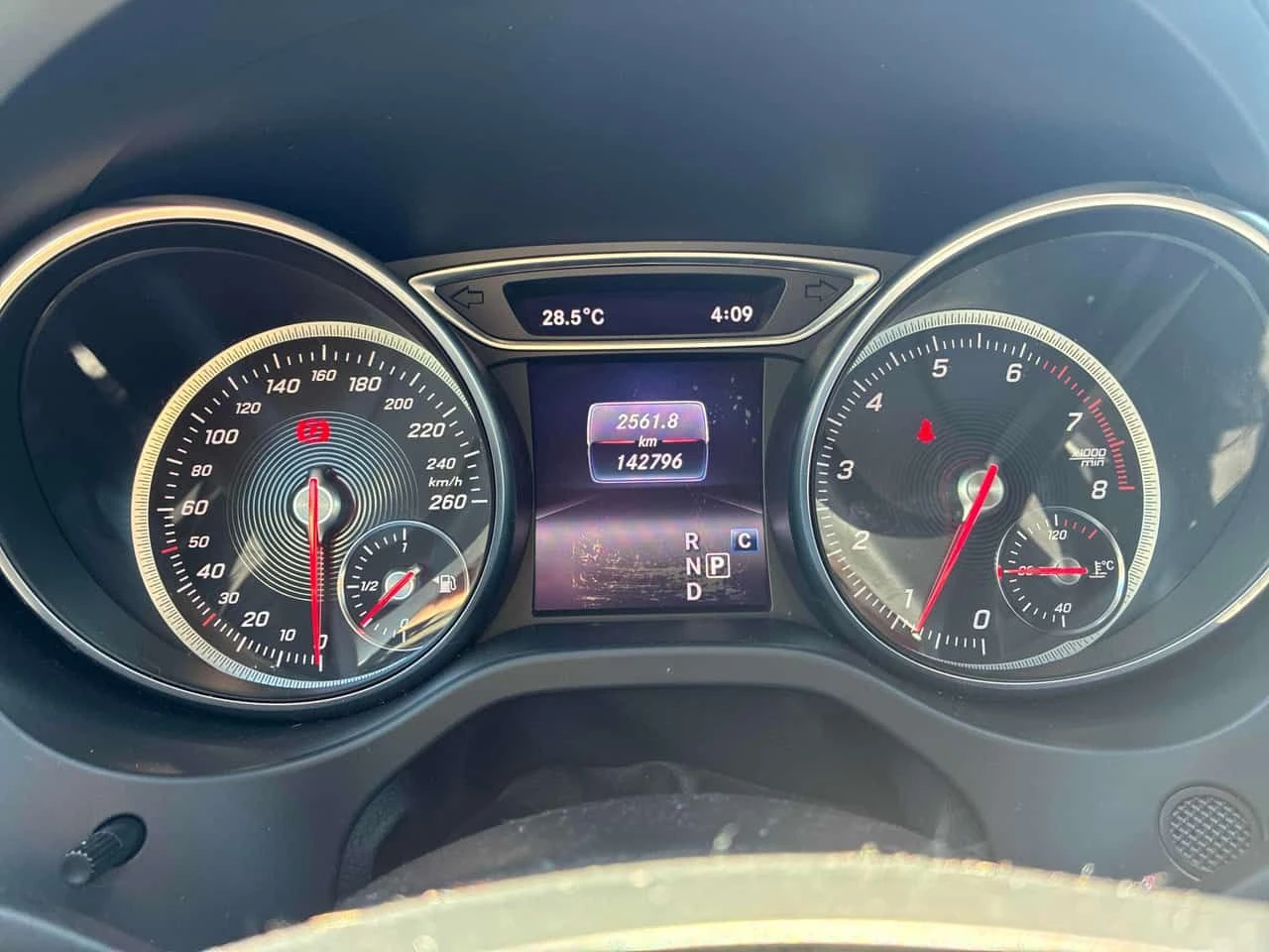 Mercedes-Benz GLA 250 4MATIC/ПАНОРАМА/ПОДГРЕВИ, снимка 8 - Автомобили и джипове - 54889860