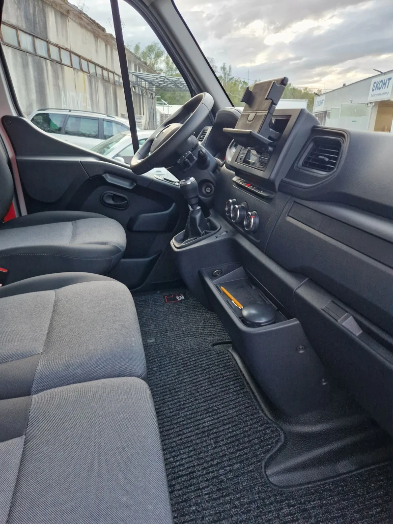 Renault Master, снимка 16 - Бусове и автобуси - 48368931