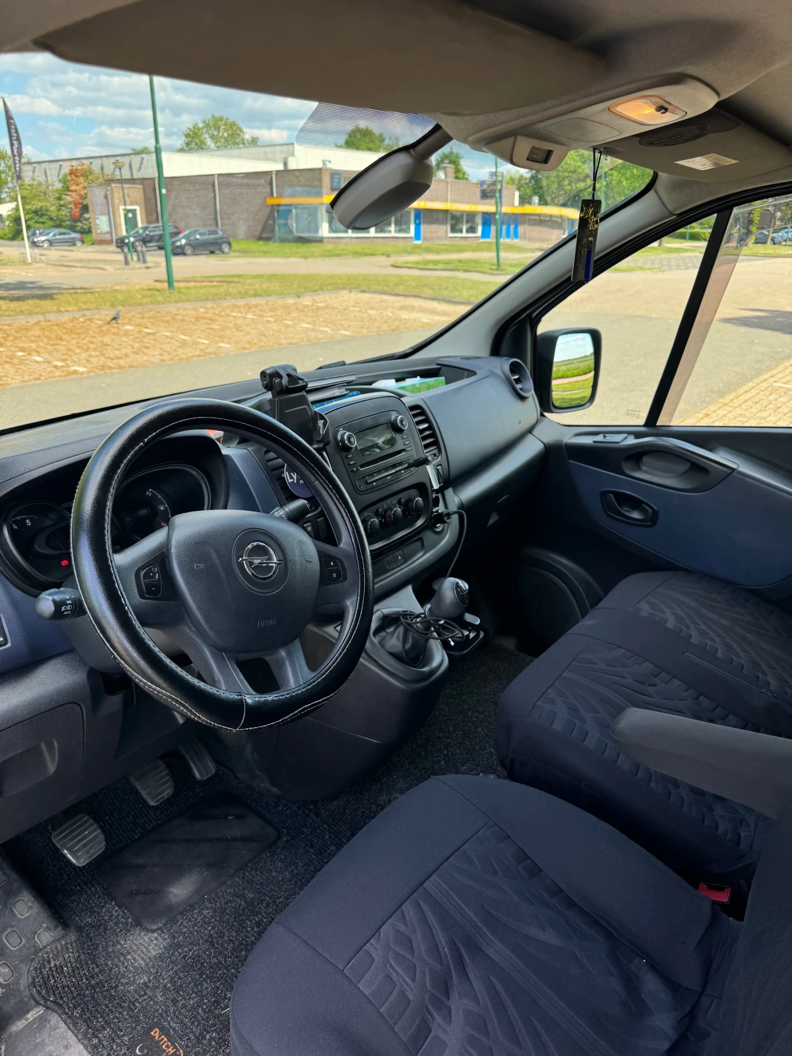 Opel Vivaro  - изображение 8