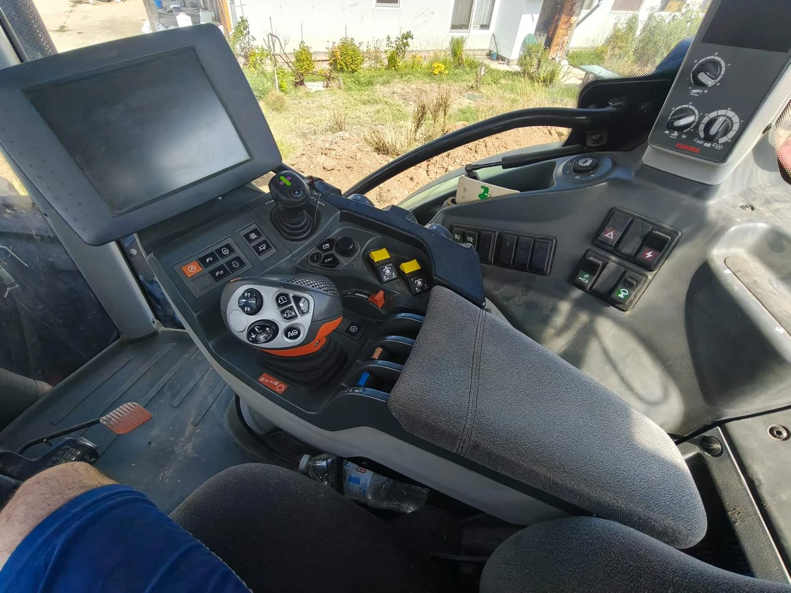 Трактор Claas ARION 550 CEBIS, снимка 5 - Селскостопанска техника - 56069126