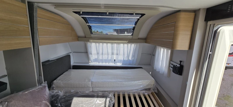 Каравана Adria Adora 573PT, снимка 12 - Каравани и кемпери - 51203856