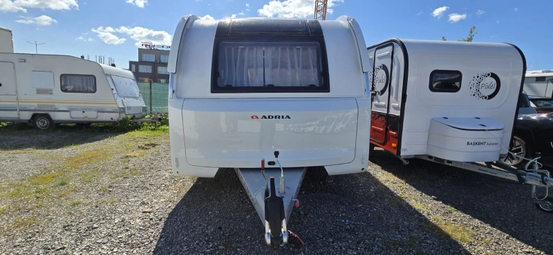 Каравана Adria Adora 573PT, снимка 5 - Каравани и кемпери - 51203856