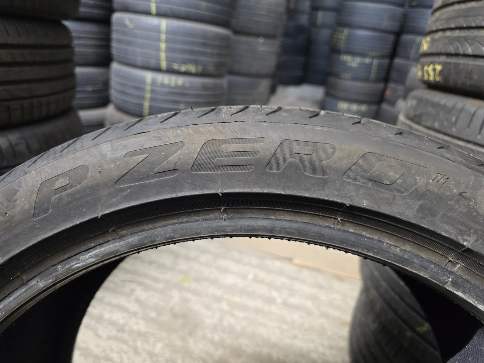 Гуми Летни 255/40R20, снимка 8 - Гуми и джанти - 56735512
