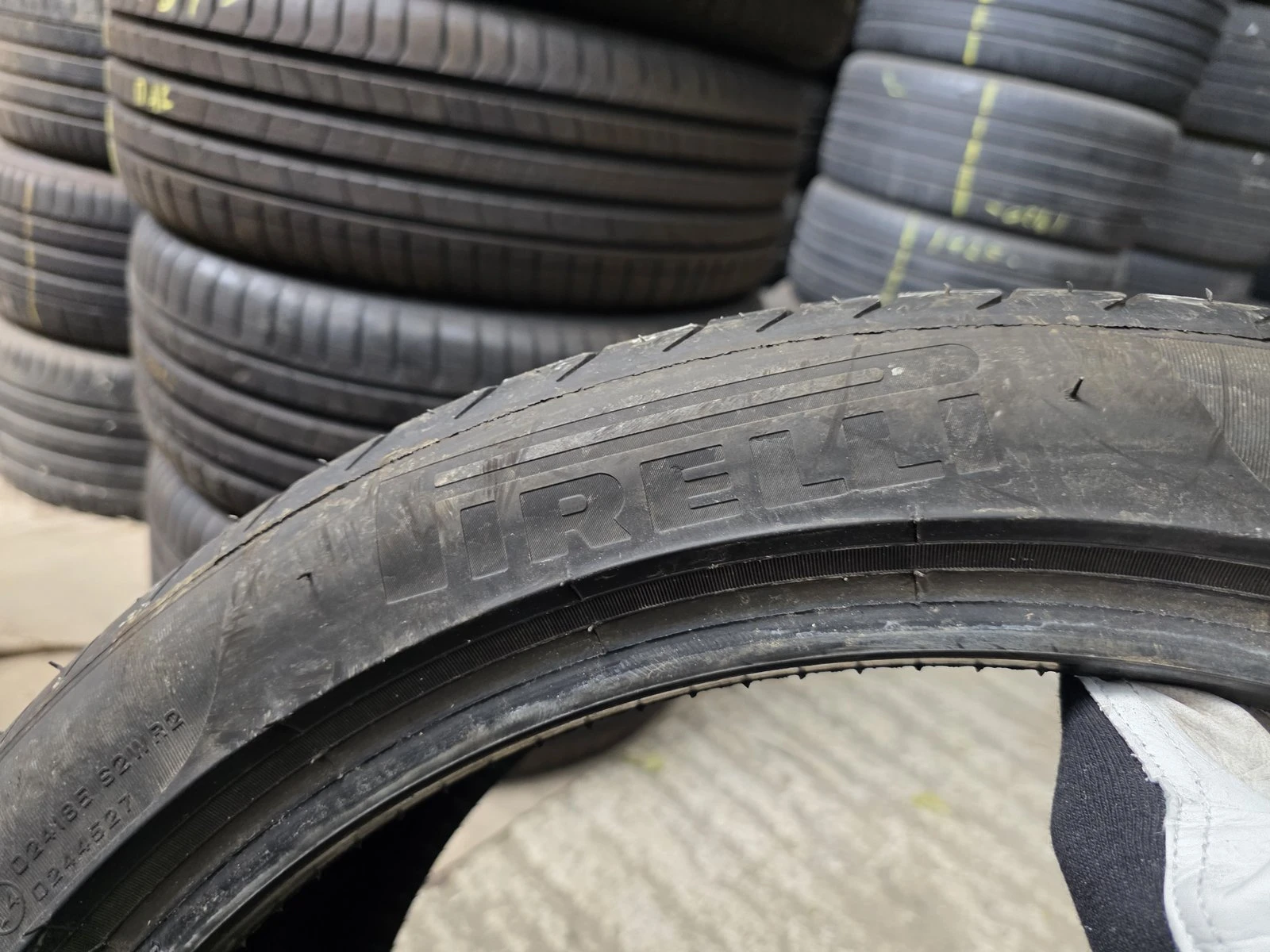 Гуми Летни 255/40R20, снимка 9 - Гуми и джанти - 56735512