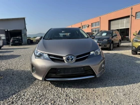     Toyota Auris 1.8i
