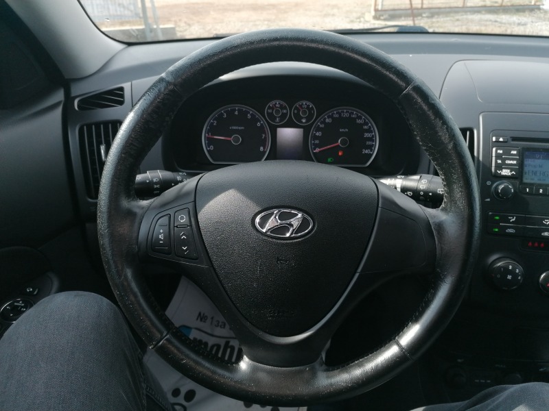 Hyundai I30 1.4i, снимка 13 - Автомобили и джипове - 40005737
