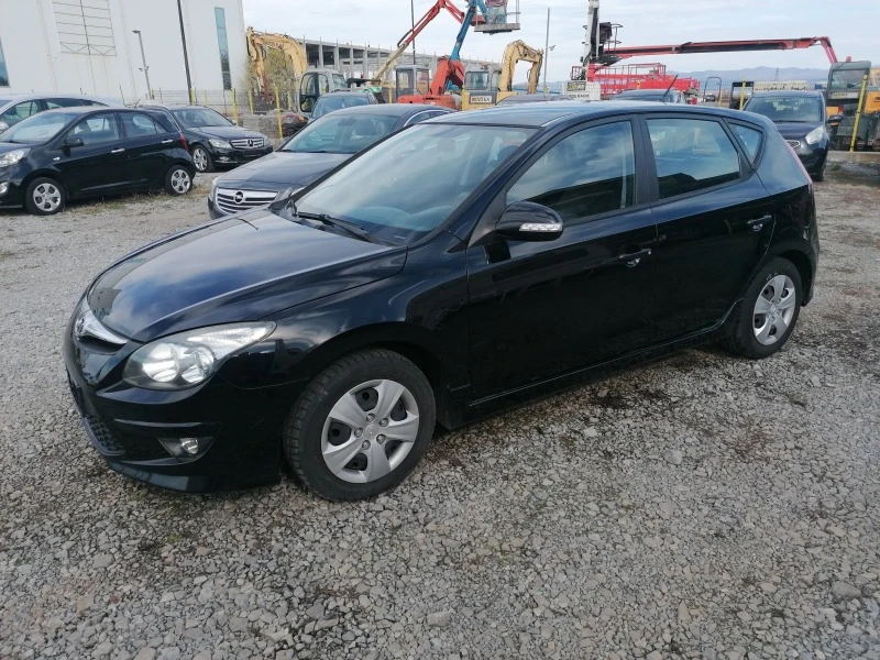 Hyundai I30 1.4i, снимка 3 - Автомобили и джипове - 40005737