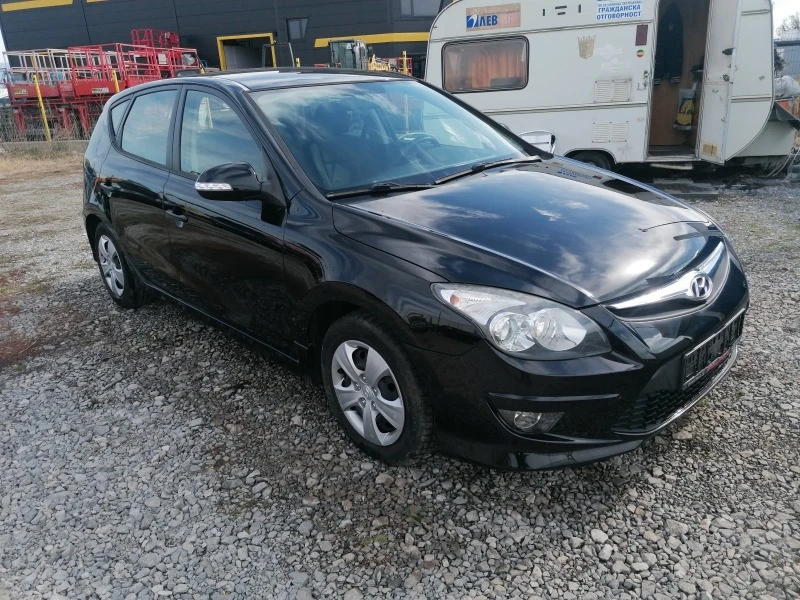 Hyundai I30 1.4i, снимка 2 - Автомобили и джипове - 40005737