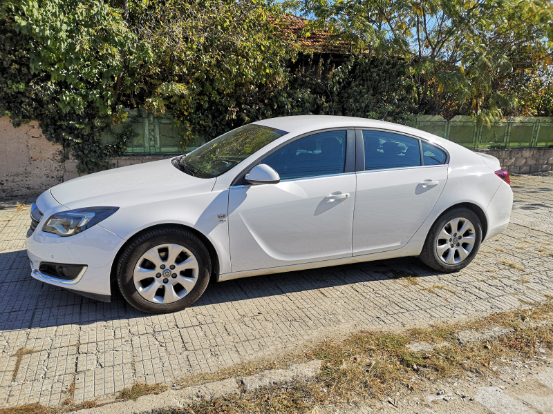 Opel Insignia, снимка 2 - Автомобили и джипове - 46284752