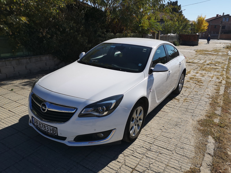 Opel Insignia, снимка 1 - Автомобили и джипове - 46284752