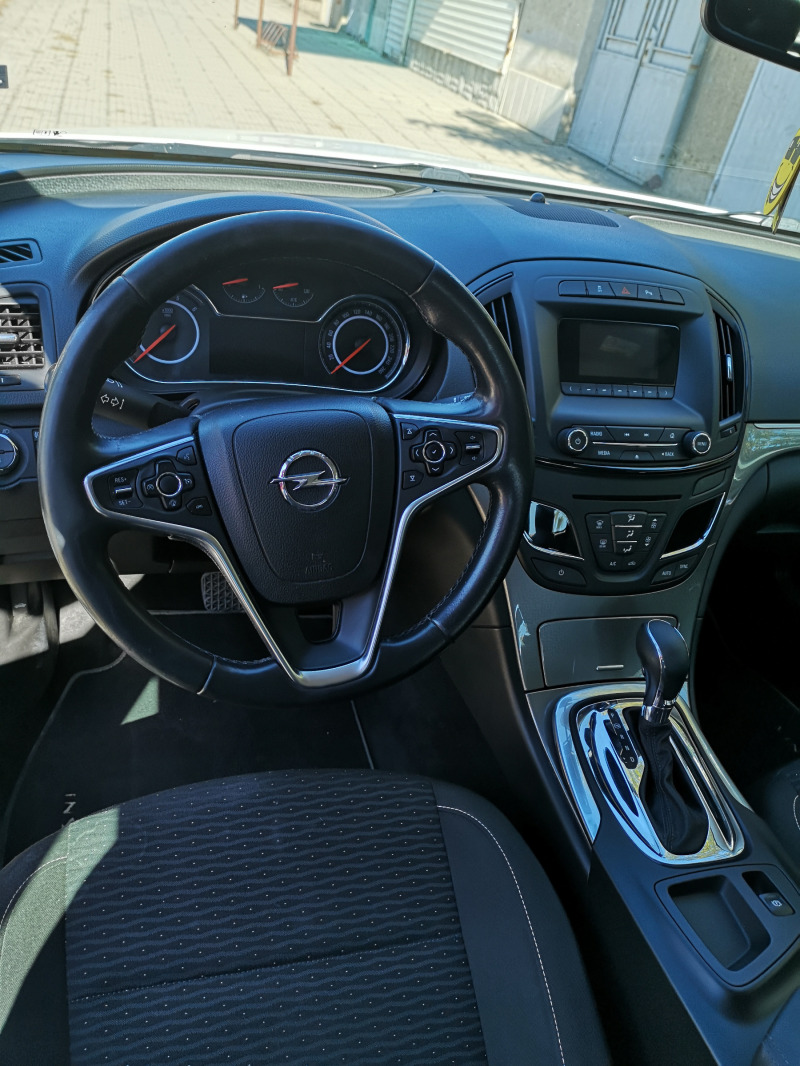 Opel Insignia, снимка 7 - Автомобили и джипове - 45068935