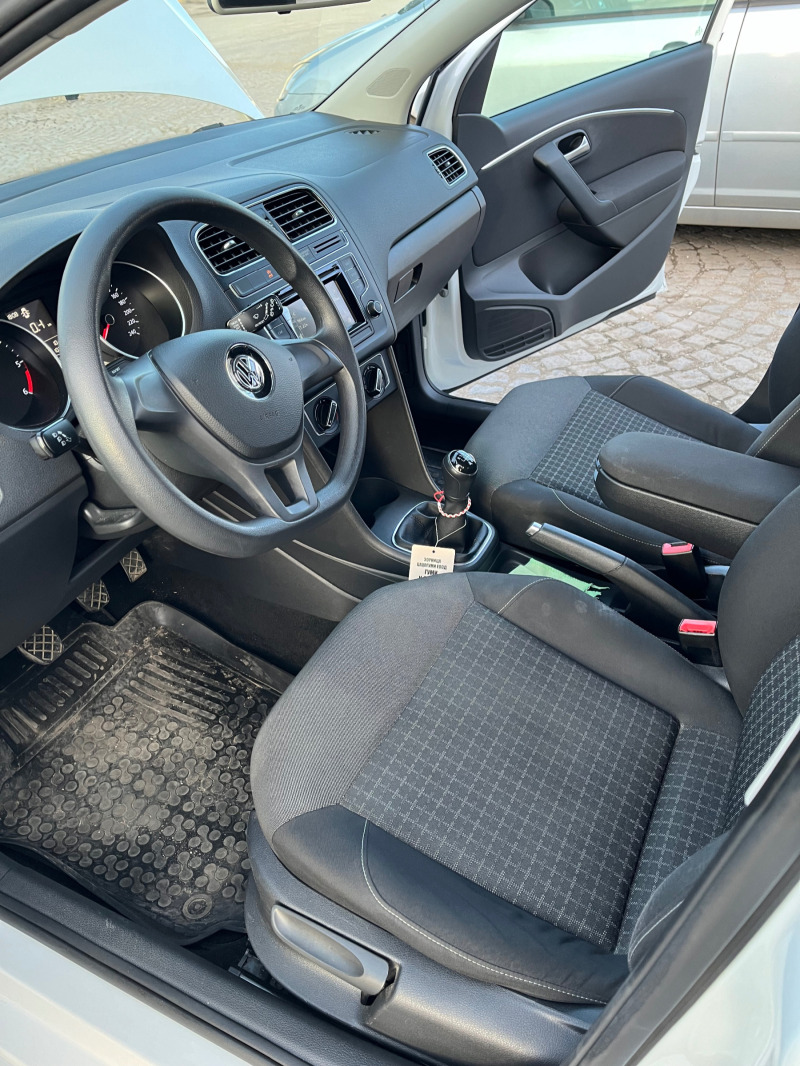 VW Polo Facelift 1.4 TDI 90к.с., снимка 5 - Автомобили и джипове - 44994177
