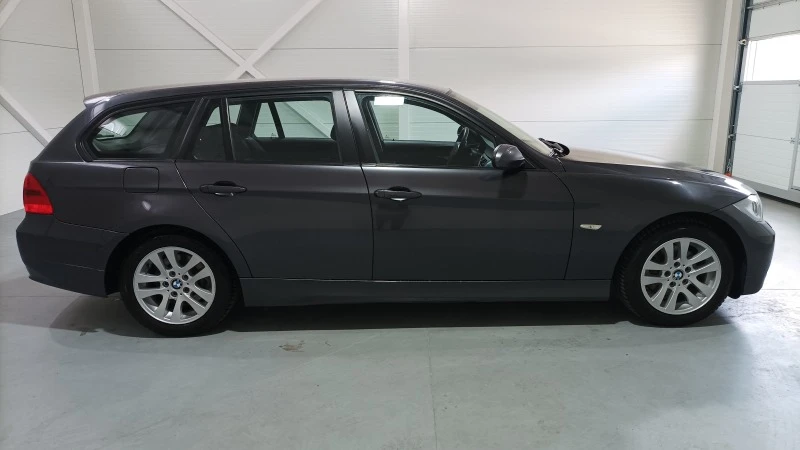 BMW 320 2.0 i , снимка 4 - Автомобили и джипове - 46354947