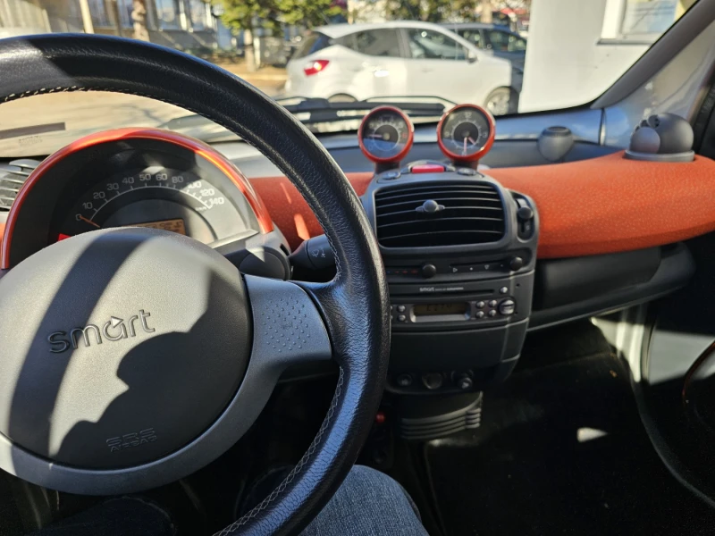 Smart Fortwo, снимка 12 - Автомобили и джипове - 48380274