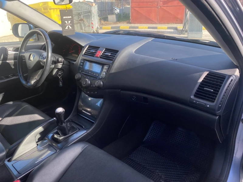 Honda Accord 2.2 i-CTDi, снимка 11 - Автомобили и джипове - 48502913