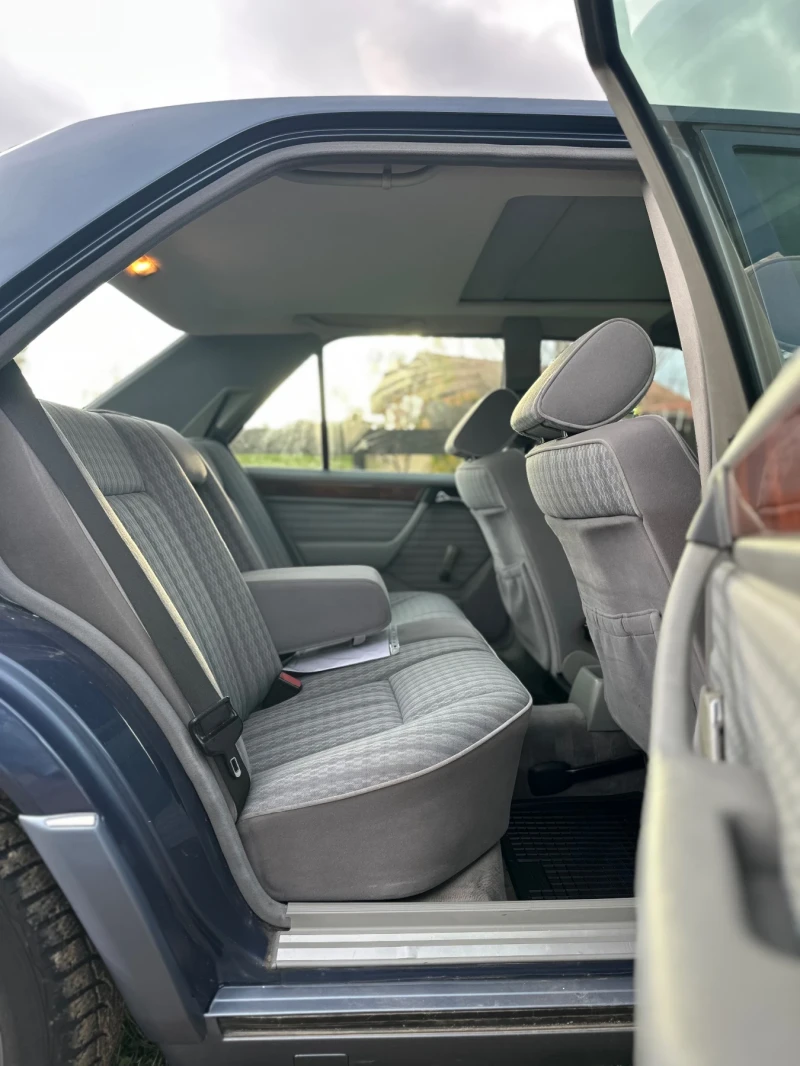Mercedes-Benz E 220 W124, снимка 12 - Автомобили и джипове - 52494003