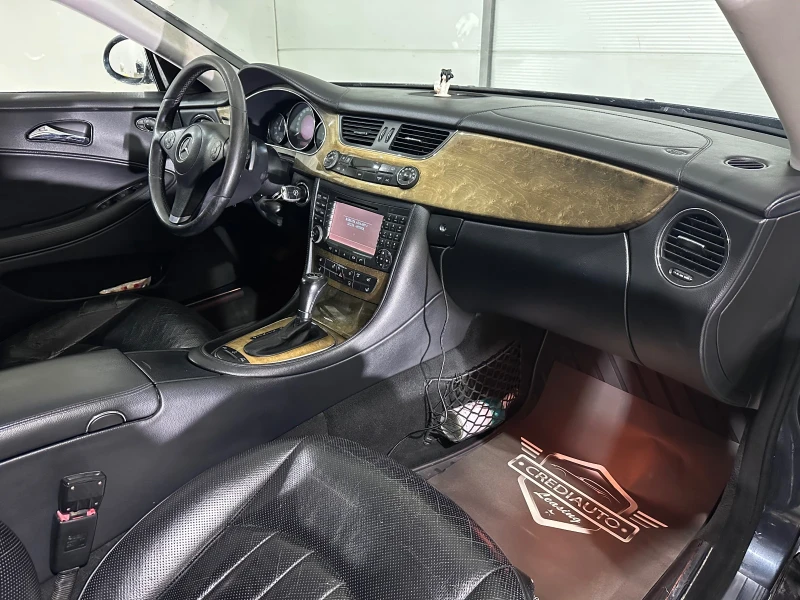 Mercedes-Benz CLS 320 AMG Pack, снимка 9 - Автомобили и джипове - 52654644