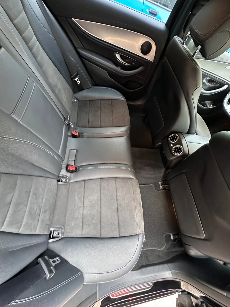 Mercedes-Benz E 220 4MATIC* AMG-LINE* DISTRNIC+ * MULTIBEAM LED* , снимка 11 - Автомобили и джипове - 53343732