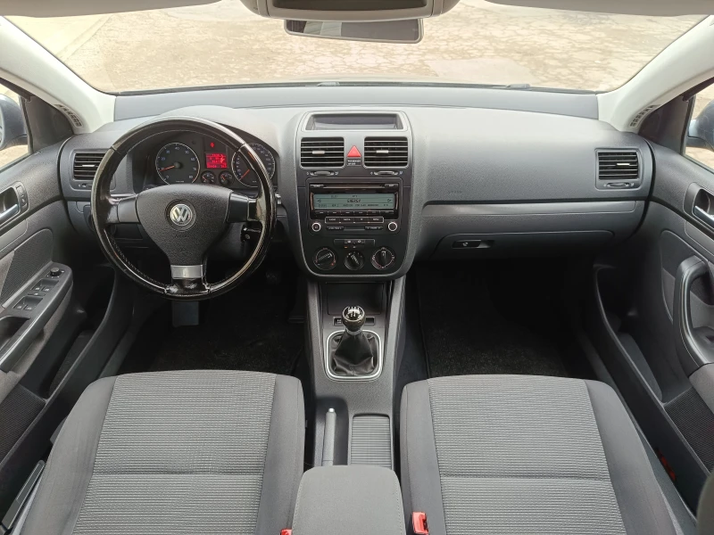 VW Golf 1.6i 102к.с., снимка 8 - Автомобили и джипове - 53457396