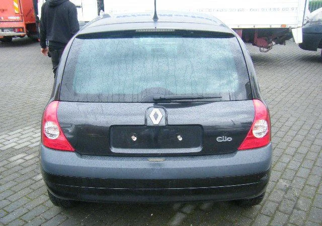 Renault Clio 1.5DCI НА ЧАСТИ, снимка 11 - Автомобили и джипове - 1329112