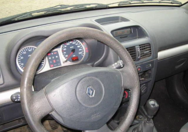 Renault Clio 1.5DCI НА ЧАСТИ, снимка 12 - Автомобили и джипове - 1329112